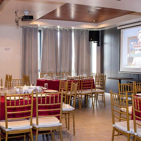 Levo Hotel Urdaneta Екстериор снимка