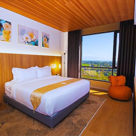 Levo Hotel Urdaneta Екстериор снимка