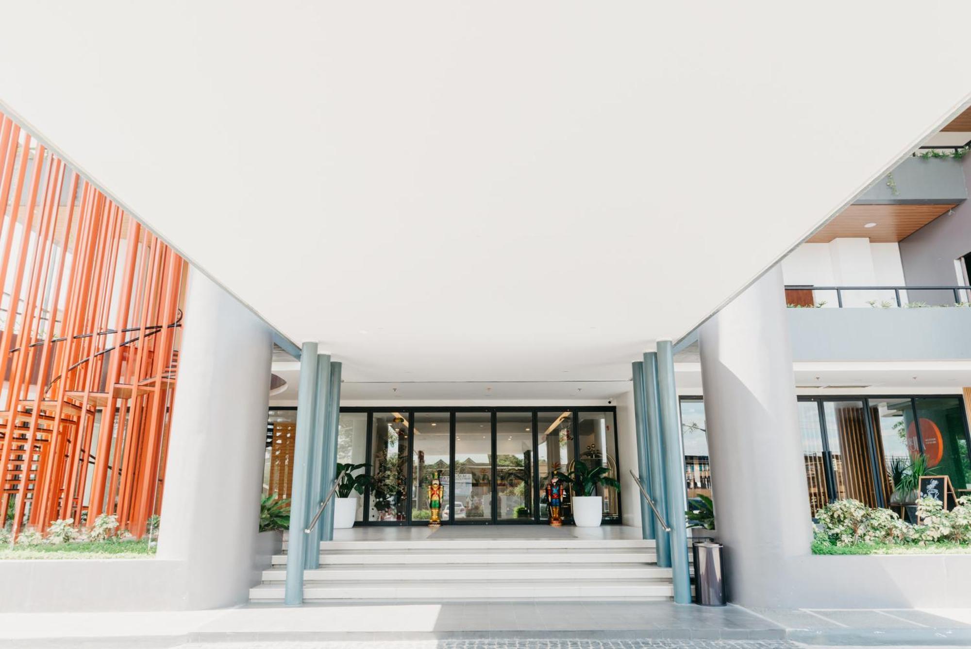 Levo Hotel Urdaneta Екстериор снимка