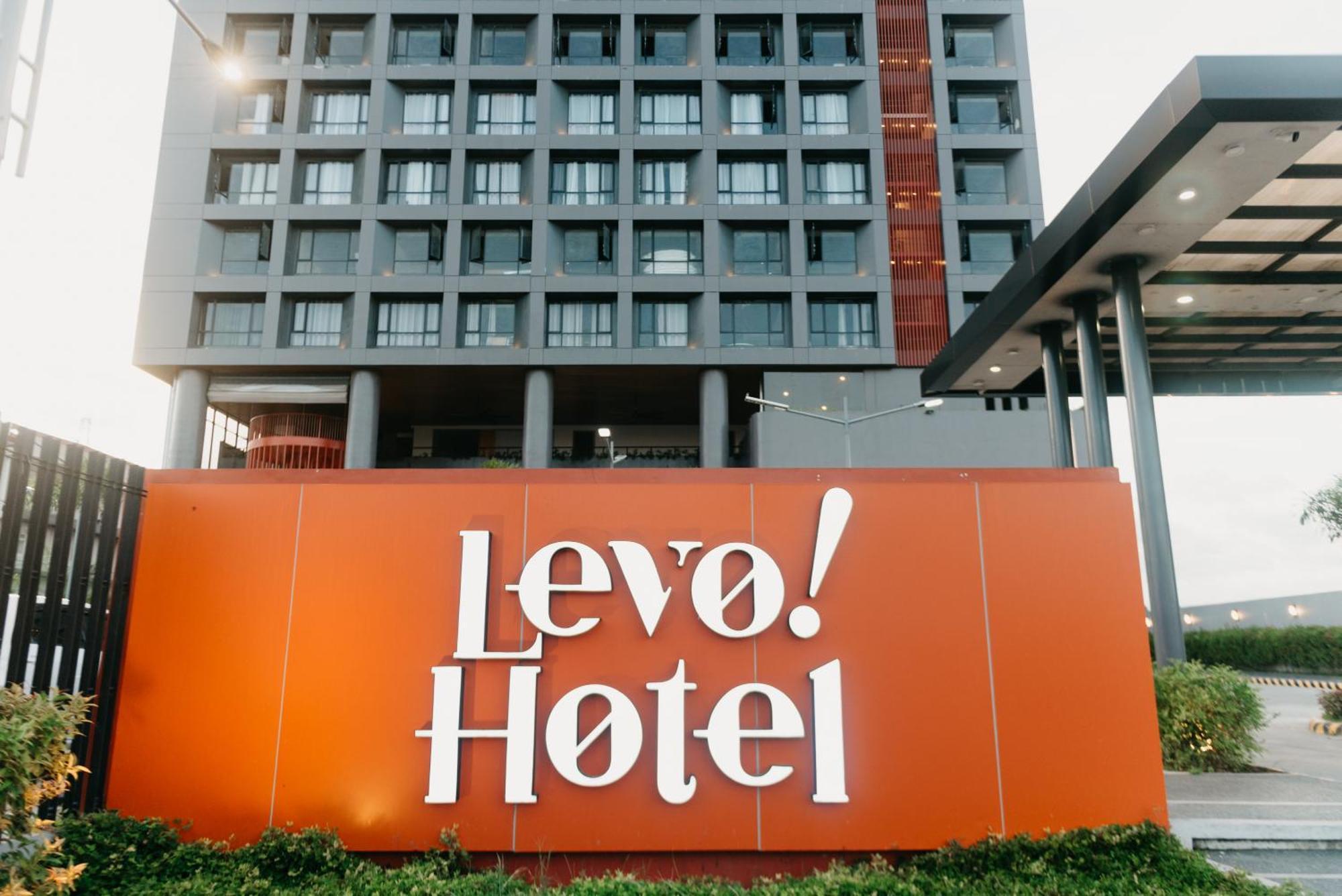 Levo Hotel Urdaneta Екстериор снимка