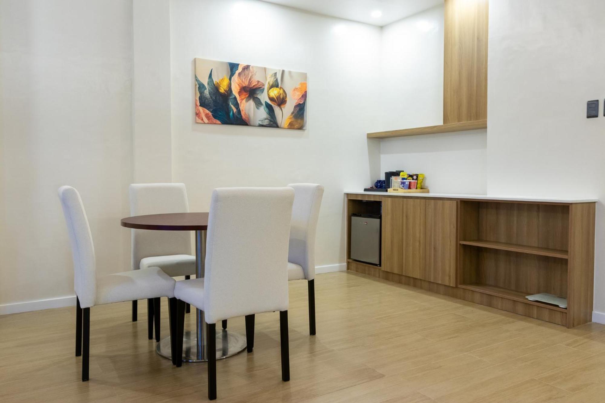 Levo Hotel Urdaneta Екстериор снимка