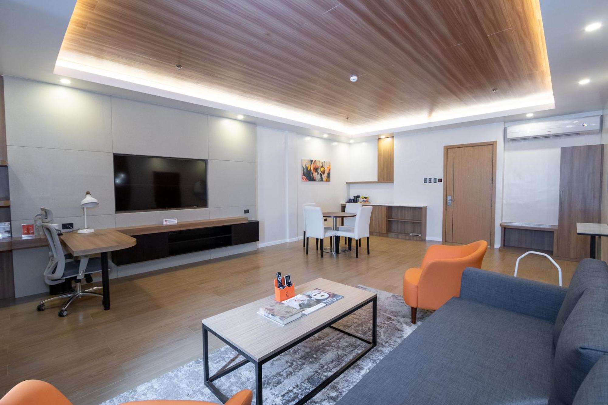 Levo Hotel Urdaneta Екстериор снимка